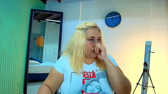 Snapshot of eva_colen50 chatting on 03/18/26, 06:00 eva colen50 online show from 03/18/26, 06:00