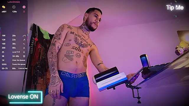 Snapshot of king_of_desire chatting on 02/22/26, 07:12 king of desire online show from 02/22/26, 07:12