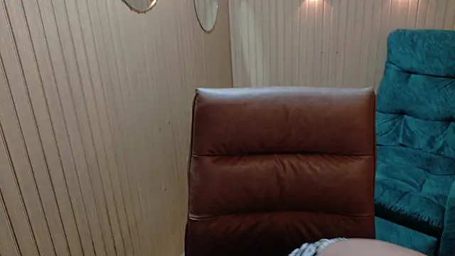 Snapshot of Alessia_Monroe_ chatting on 02/20/26, 01:11 Alessia Monroe online show from 02/20/26, 01:11