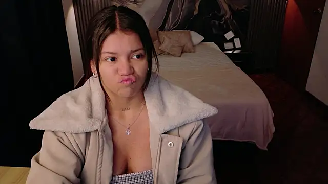 Snapshot of Alessia_Monroe_ chatting on 02/24/26, 01:42 Alessia Monroe online show from 02/24/26, 01:42