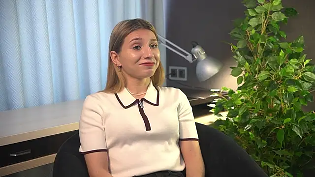 Snapshot of SuAvison chatting on 02/21/26, 08:37 SuAvison online show from 02/21/26, 08:37