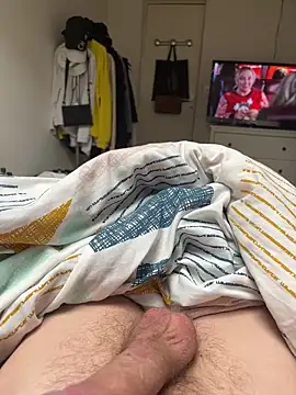 Snapshot of Crevette311 chatting on 11/14/25, 01:32 Crevette311 online show from 11/14/25, 01:32