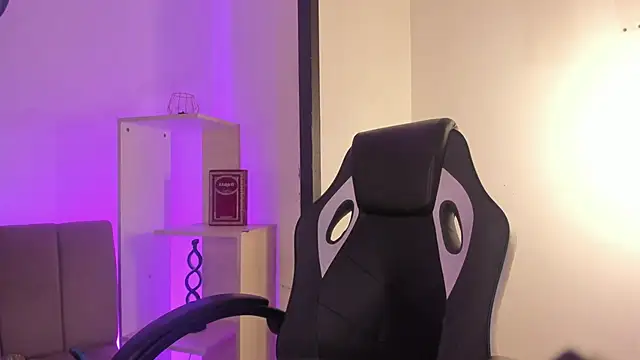 Snapshot of MelLove_ chatting on 02/26/26, 09:25 MelLove online show from 02/26/26, 09:25