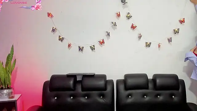 aria-voss online show from 03/12/26, 12:33