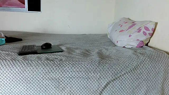 valkahot20 online show from 03/10/26, 12:04