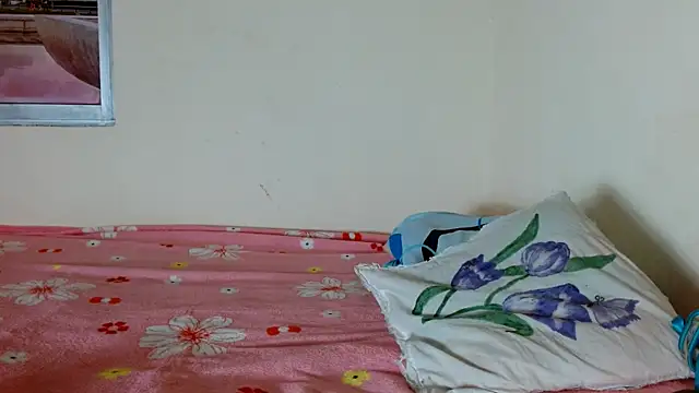 valkahot20 online show from 04/24/26, 09:01