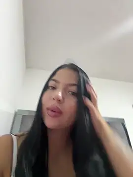 Snapshot of sophievaleryn12 chatting on 02/27/26, 07:03 sophievaleryn12 online show from 02/27/26, 07:03