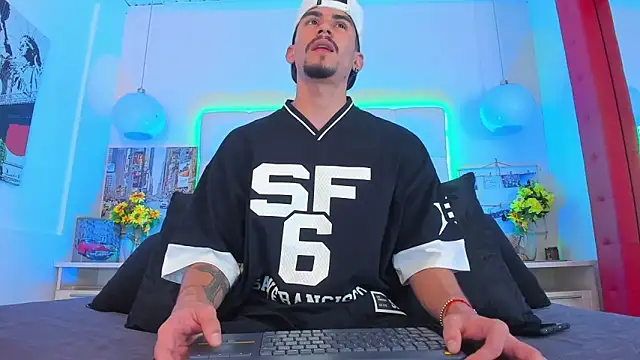 SharonTygaX online show from 06/09/26, 09:48