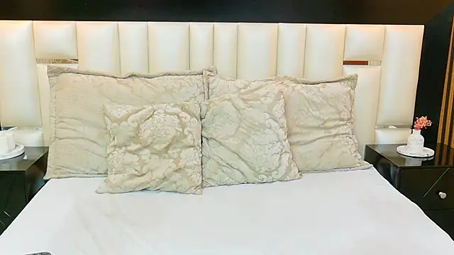MiaDiamod online show from 05/27/26, 02:03