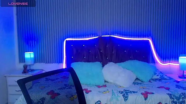 Snapshot of mariana_bigboobs2 chatting on 02/20/26, 03:47 mariana bigboobs2 online show from 02/20/26, 03:47