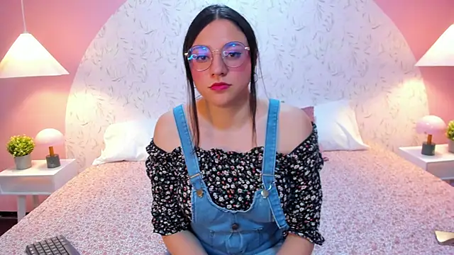 Snapshot of Angelie_Rosebrm chatting on 02/19/26, 01:12 Angelie Rosebrm online show from 02/19/26, 01:12