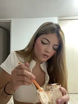 Snapshot of meggan___ chatting on 02/26/26, 07:40 meggan online show from 02/26/26, 07:40