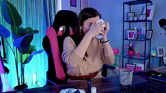 Golden Dragon online show from 04/24/26, 09:01