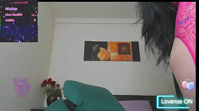 GoldenLunaa online show from 07/23/26, 05:16