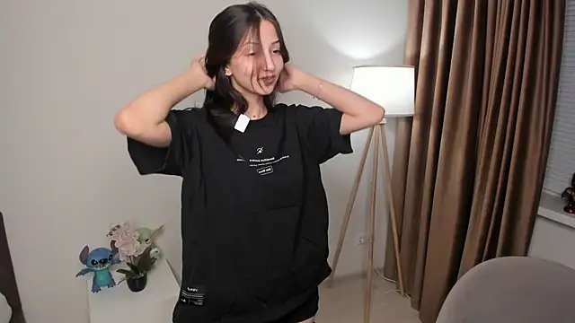 littleevilon online show from 03/25/26, 08:59