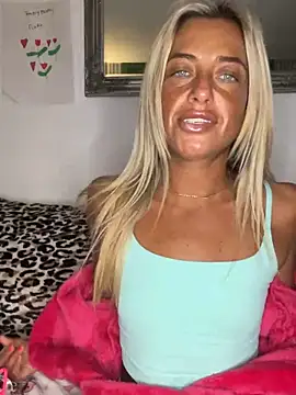 ScarlettGold  online show from 04/23/26, 04:57