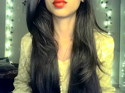 SIKSHA SINGH online show from 04/01/26, 04:37