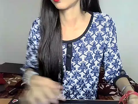 SIKSHA SINGH online show from 04/15/26, 03:30