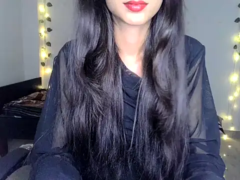 SIKSHA SINGH online show from 06/06/26, 11:04