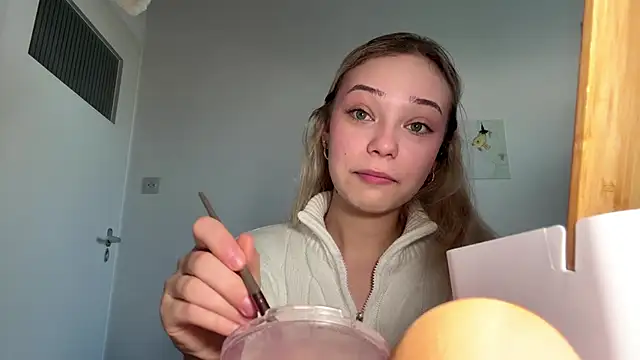 Snapshot of SourMidday chatting on 03/02/26, 07:09 SourMidday online show from 03/02/26, 07:09