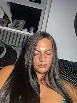 Snapshot of Destinylovex chatting on 02/24/26, 09:13 Destinylovex online show from 02/24/26, 09:13