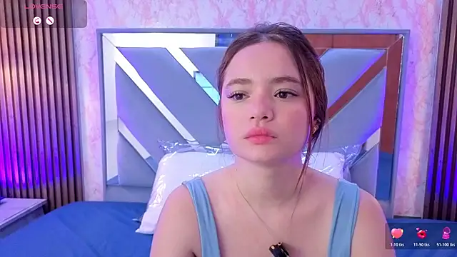 Snapshot of LittleeSara18 chatting on 06/11/26, 11:19 LittleeSara18 online show from 06/11/26, 11:19