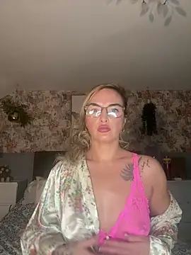 Snapshot of Cherrybomb2885 chatting on 02/20/26, 10:54 Cherrybomb2885 online show from 02/20/26, 10:54