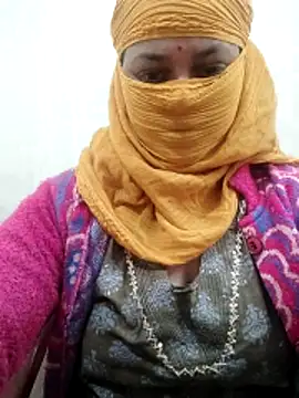 Snapshot of Desi_Heat_Couple chatting on 02/19/26, 06:42 Desi Heat Couple online show from 02/19/26, 06:42