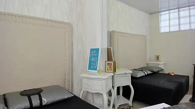 FernandaAvilax online show from 05/19/26, 06:47