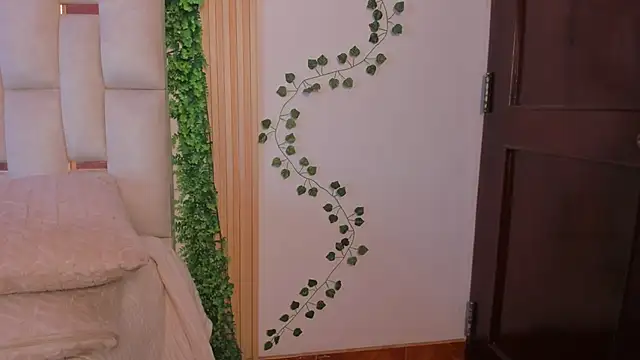 Kitty Milk nm online show from 04/16/26, 09:39