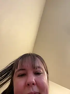 Snapshot of h_oney4411 chatting on 02/28/26, 03:57 h oney4411 online show from 02/28/26, 03:57