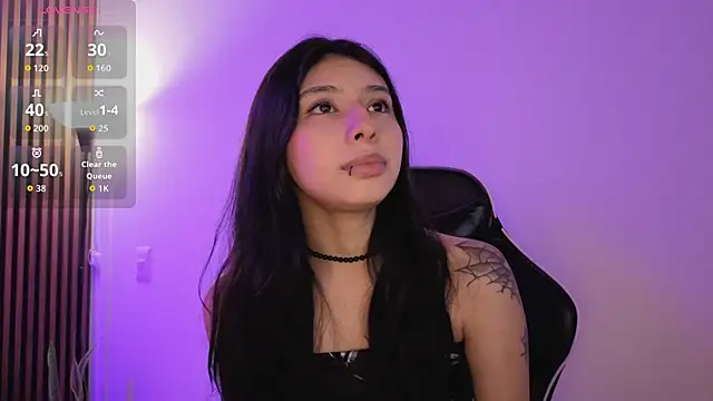 chloe bluee  online show from 03/27/26, 11:21