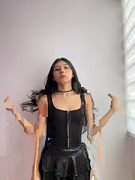 chloe bluee  online show from 04/23/26, 06:21