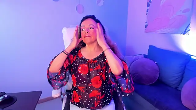 Ivonne 4 online show from 04/14/26, 12:55