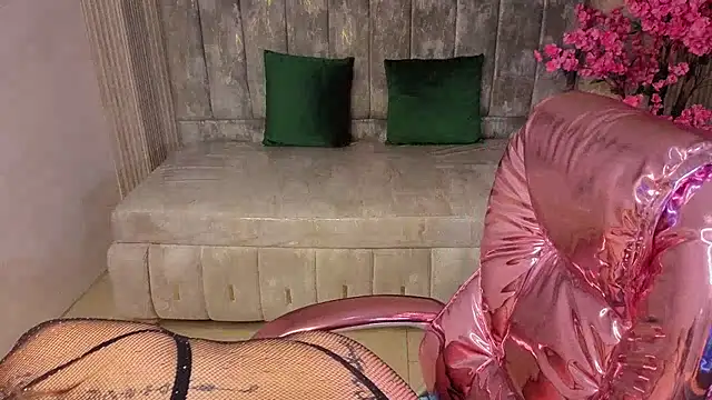 Snapshot of sharyth19_s chatting on 02/23/26, 08:17 sharyth19 s online show from 02/23/26, 08:17