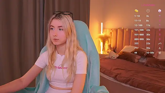 Aiko Takana online show from 02/25/26, 03:43