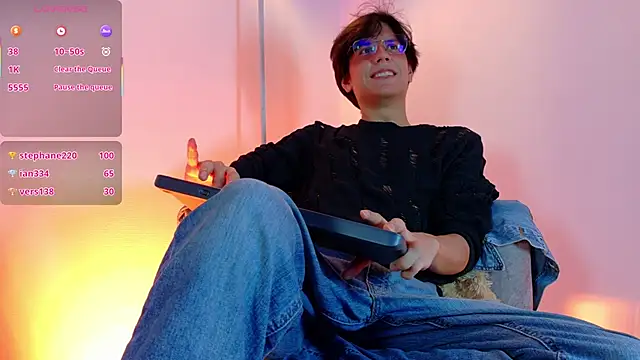 lui x dust online show from 03/16/26, 05:44