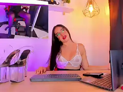 spicy white  online show from 02/27/26, 02:06