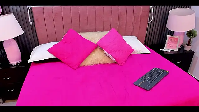 Emily  Stef online show from 03/06/26, 07:21