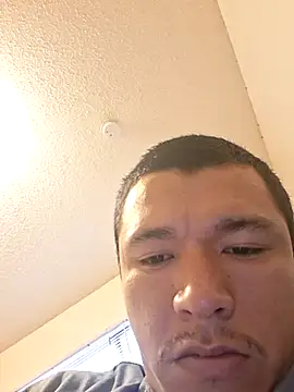 Snapshot of gueboloco2626 chatting on 02/19/26, 02:13 gueboloco2626 online show from 02/19/26, 02:13