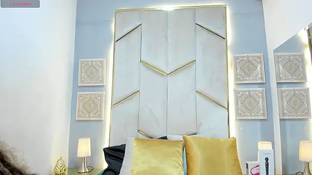 KarinaaCoxx online show from 03/04/26, 12:44