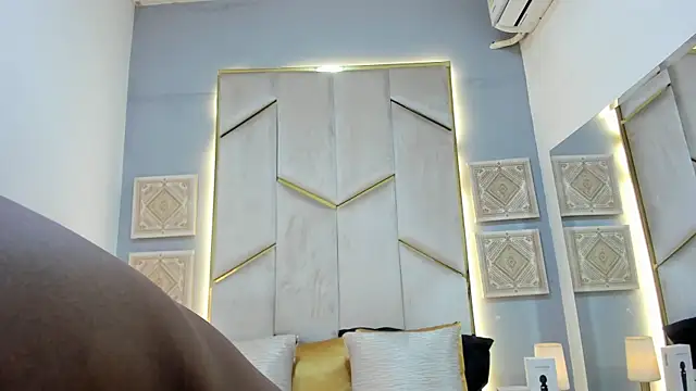 KarinaaCoxx online show from 04/20/26, 12:30