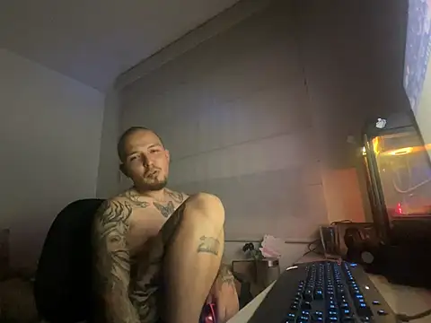 Snapshot of Maximo_Garcia17 chatting on 02/22/26, 03:07 Maximo Garcia17 online show from 02/22/26, 03:07