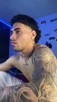 Snapshot of TOMAS_CONOR chatting on 02/25/26, 12:20 TOMAS CONOR online show from 02/25/26, 12:20