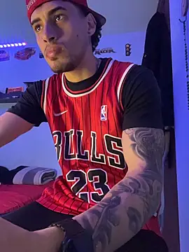 TOMAS CONOR online show from 04/23/26, 09:28