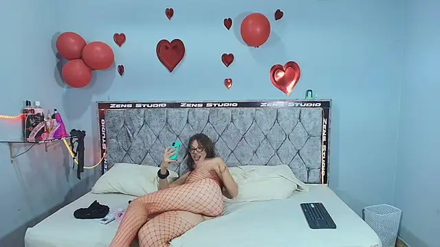 Snapshot of ahnaysex chatting on 02/22/26, 08:51 ahnaysex online show from 02/22/26, 08:51