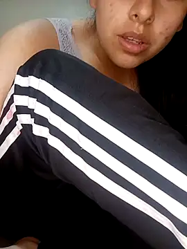 Rosyshadow online show from 04/15/26, 05:36