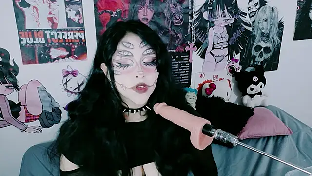Snapshot of angeldust_777 chatting on 07/04/26, 11:00 angeldust 777 online show from 07/04/26, 11:00