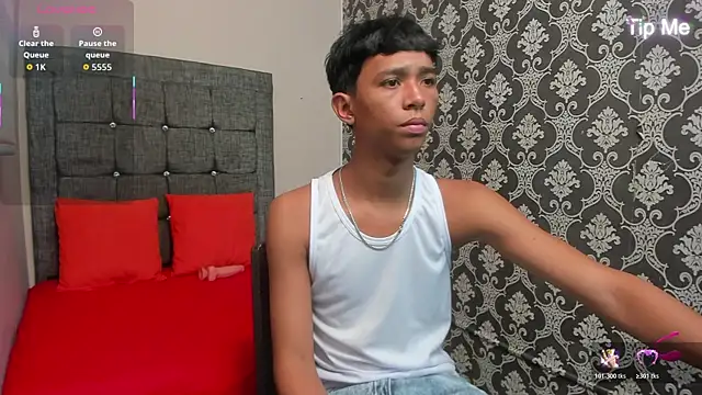 Little Twink19x online show from 04/23/26, 07:27