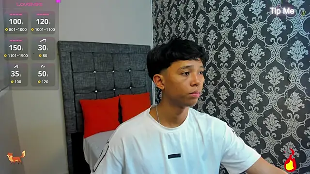 Snapshot of Little_Twink19x chatting on 07/09/26, 07:29 Little Twink19x online show from 07/09/26, 07:29